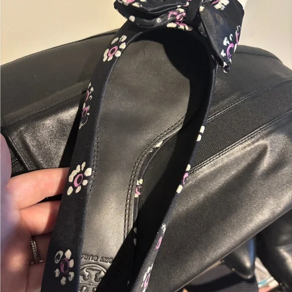 Tory Burch Black Floral Flats - Picture 6 of 7